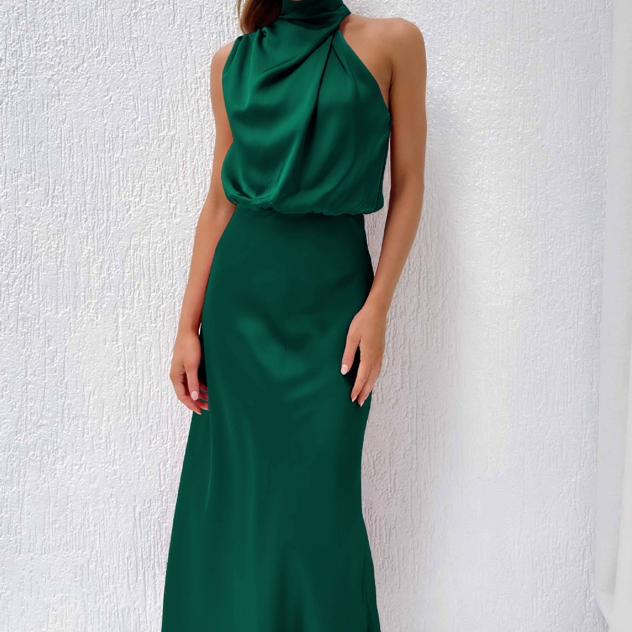 Tyra | Elegantní večerní šaty s halter výstřihem